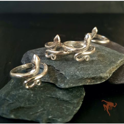 Isha Consecrated Silver Snake Ring / Sarpasutra